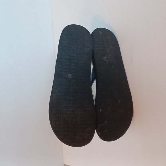 SANUK SANDALS - Picture 3 of 5